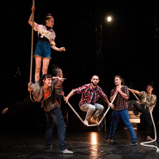 spettacolo di circo contermporaneo
