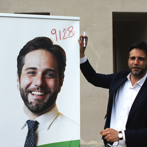 Enzo Lavolta ha raccolto 9.128 firme per partecipare alle primarie del centrosinistra