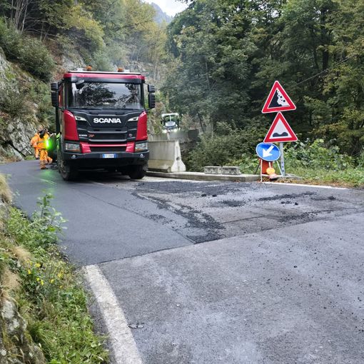 Provinciale 197 del Col del Lys, in corso l'asfaltatura del tratto di Rubiana