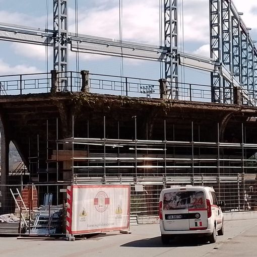 Cantieri intorno alla curva del vecchio Stadio Filadelfia