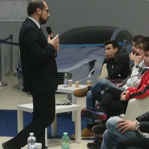 Grugliasco, alla Maserati 60 studenti delle superiori per capire meglio il loro futuro