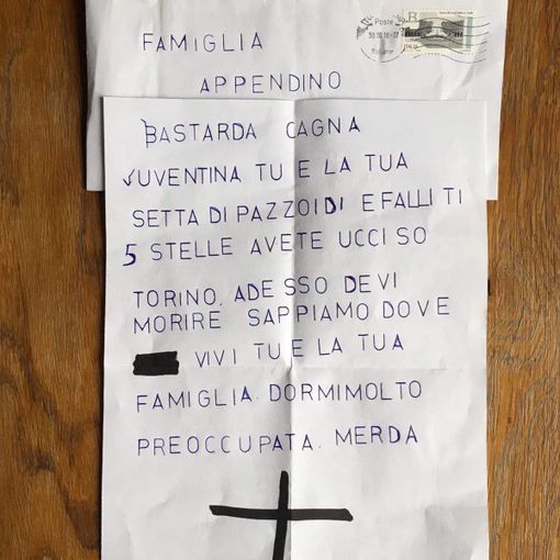 Lettera anonima ad Appendino: &quot;Devi morire: tu e la tua setta di pazzoidi 5 Stelle avete ucciso Torino&quot;