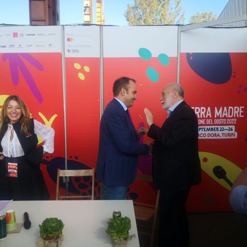 stretta di mano Lo Russo Petrini