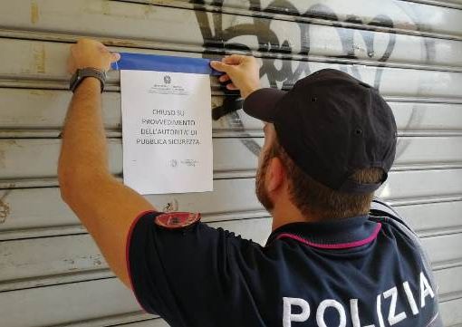Violenza e droga, stretta nella zona della movida: la polizia chiude due locali in zona Santa Giulia Violenza e droga, stretta nella zona della movida: la polizia chiude due locali in zona Santa Giulia