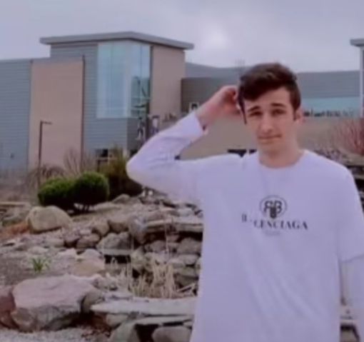 foto tratte da Tik Tok