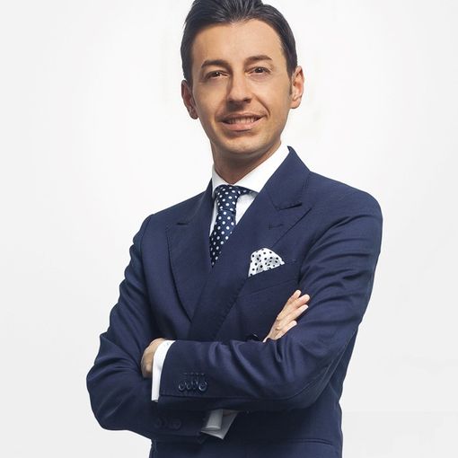 Ringiovanimento dello sguardo: chirurgia estetica e arte