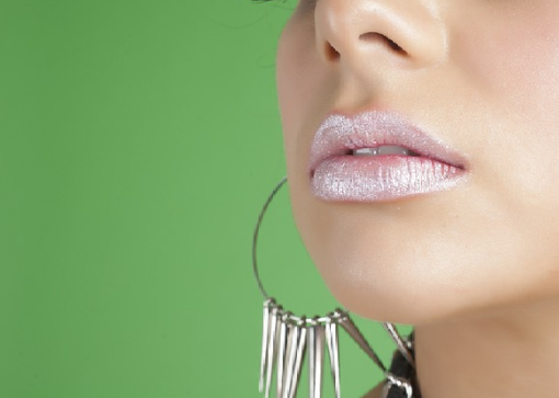 Moda donna: come scegliere il lucidalabbra
