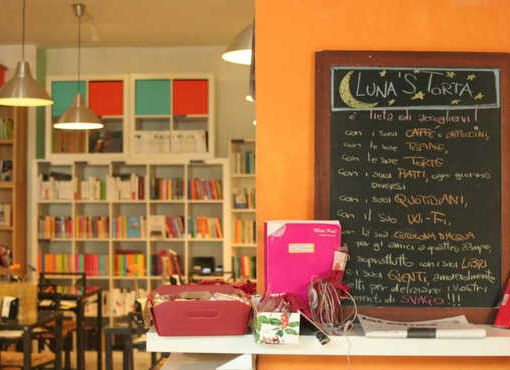 Gara di solidarietà per far ripartire la libreria Luna's Torta