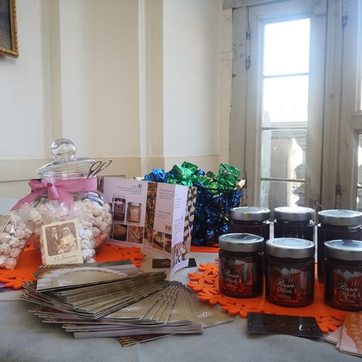 vasetti di cibo e maestri del gusto
