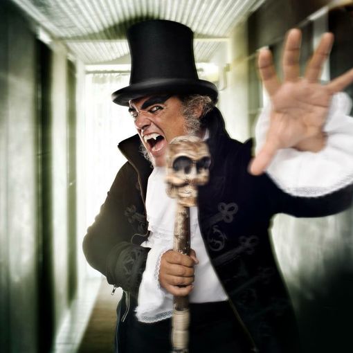 Il Freak Show del Mago Jabba promette emozioni forti al Circolo Amici della Magia per Halloween