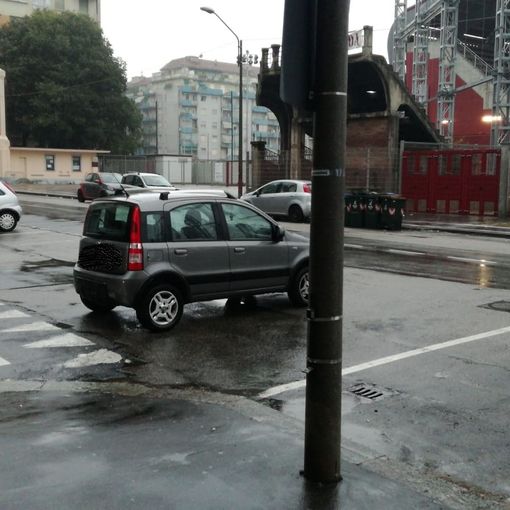 Malasosta a borgo Filadelfia: al mattino le &quot;ultime&quot; auto restano in mezzo alla strada