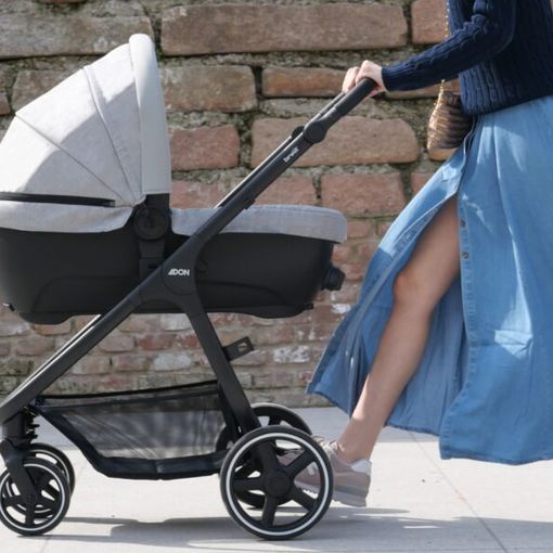 &quot;Non solo mamme&quot;, il Comune stanzia 20 mila euro per il diritto allo studio delle donne