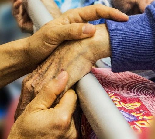 anziano ospite in una rsa - foto di repertorio