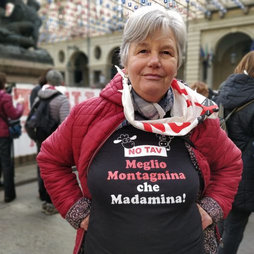 Le donne No Tav in piazza: &quot;Invitiamo le madamin al corteo dell'8 dicembre&quot; (VIDEO)