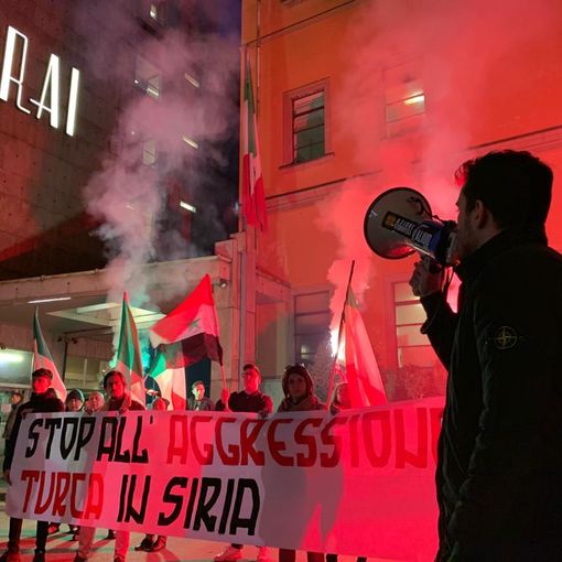 Presidio di Aliud in centro a Torino: &quot;Stop all'aggressione turca in Siria&quot;