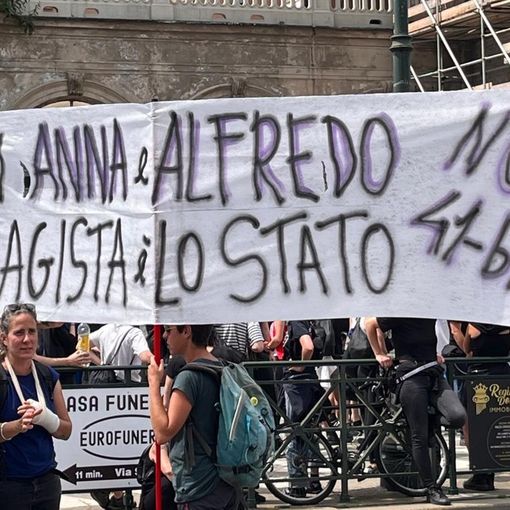 Anarchici in corteo per la Palestina e contro il 41bis. Esposto lo striscione &quot;La Resistenza vive. Free Gaza&quot; [FOTO]