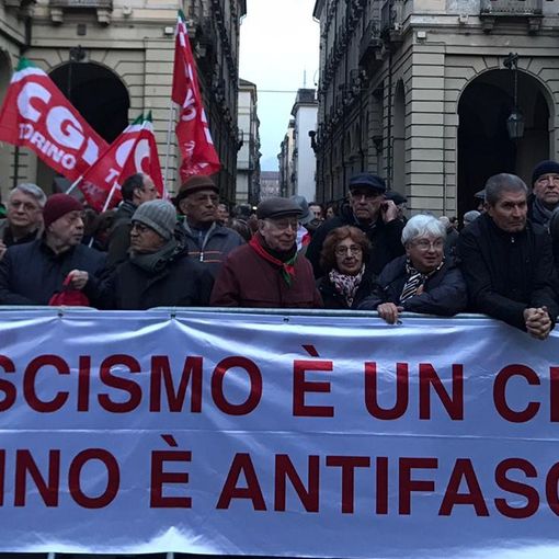 Torino dice “no” all’antisemitismo: “Il fascismo è un crimine” [FOTO e VIDEO]