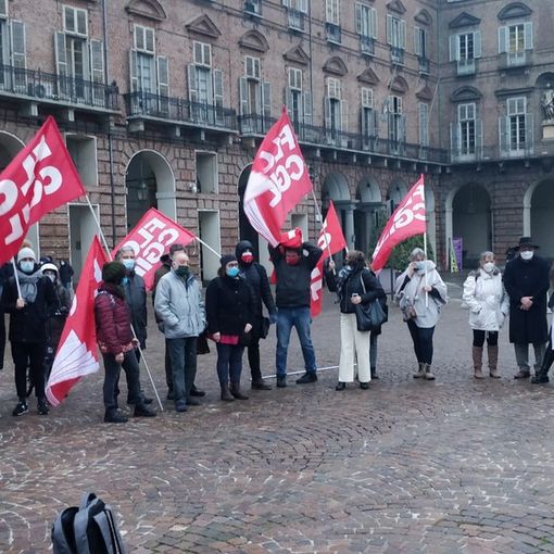 immagine della manifestazione di oggi in piazza Castello
