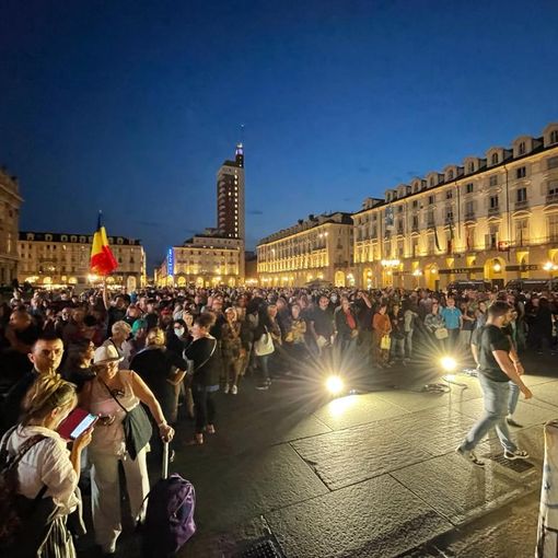 No Green pass ancora in piazza Castello: “Siamo stanchi, è ora di dire basta” [VIDEO]