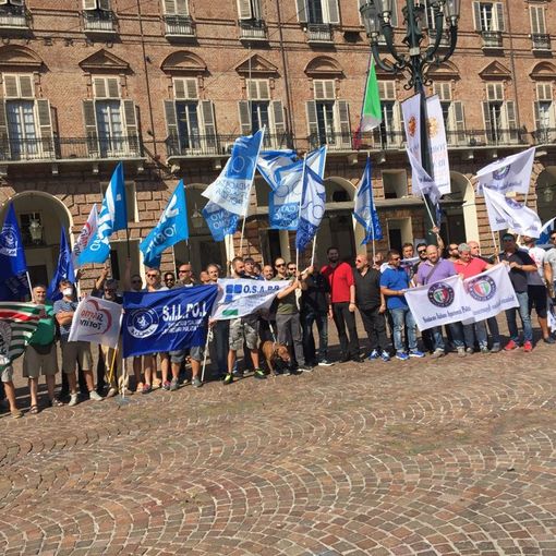 Forze dell'ordine contro i campi rom: &quot;Costretti a lavorare in condizioni indecenti&quot;