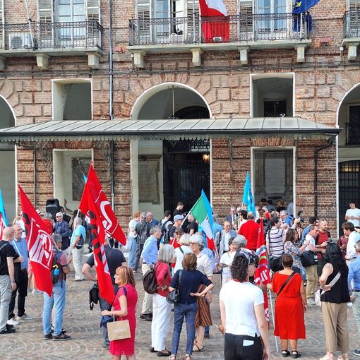 Giornalisti in piazza contro l'aggressione di Casapound: &quot;Ci dobbiamo battere sempre&quot;