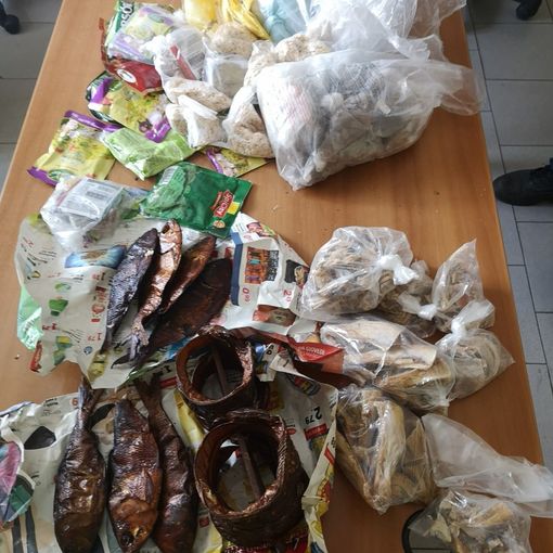 A Porta Palazzo i vigili urbani trovano cibo andato a male e merce illegale