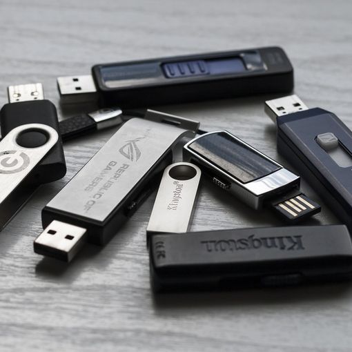 Fidelizza i tuoi clienti con gadget personalizzati di Conilmiologo
