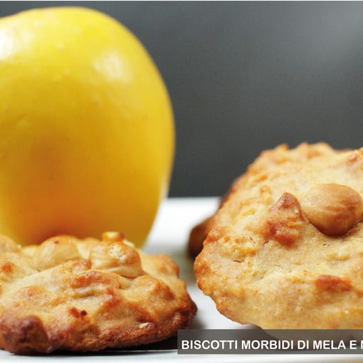 MercoledìVeg di Ortofruit: oggi prepariamo biscotti morbidi di mela e nocciole