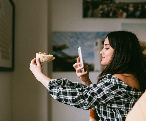 Altro che influencer, adesso è boom microinfluencer