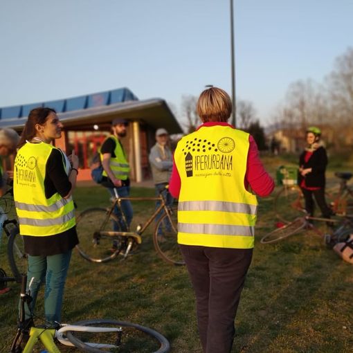 Una pedalata tra Farassino, Armstrong e Buscaglione: a Mirafiori il blues si fa in bicicletta