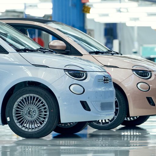 automobili 500 parcheggiate