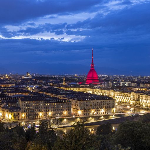 Giornata mondiale patologie eosinofile, a Torino la Mole illuminata di magenta