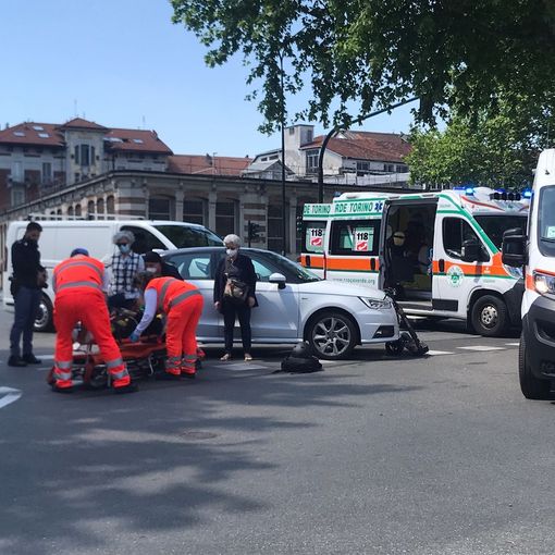 Incidente in corso Vigevano: donna in monopattino investita sulla pista ciclabile (FOTO)
