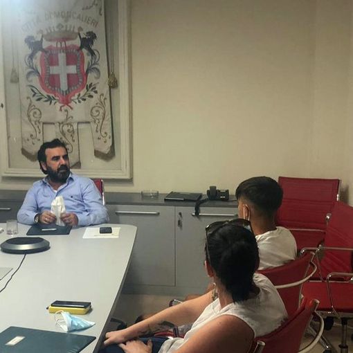 Moncalieri, il sindaco incontra uno dei ragazzi che avevano sradicato una panchina: &quot;E' pentito, i suoi occhi dicevano la verità&quot;
