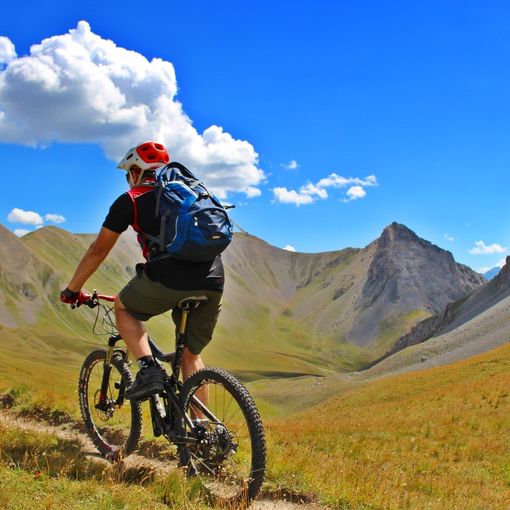 &quot;Mangia, bevi e... pedala&quot;: in Alta Val Susa 5 escursioni in e-mtb con soste golose e culturali