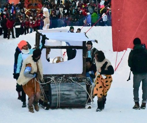 A Bardonecchia tornano le stravaganti slitte in legno della &quot;Bardolesa&quot;