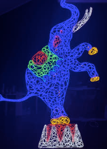 In foto, l'elefante grande da esterno
