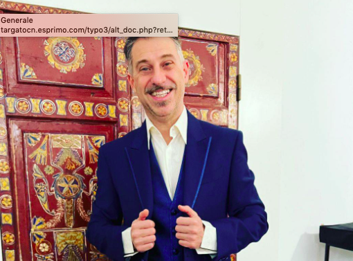 Gabriele Corsi nella foto sulla sua pagina facebook con cui annuncia la positività al Covid