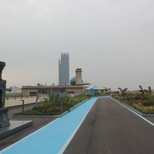 Lingotto, la pista del parco sospeso (per ora) chiude al pubblico. Ma prima si regala il finissage della mostra della Fondazione Meaght