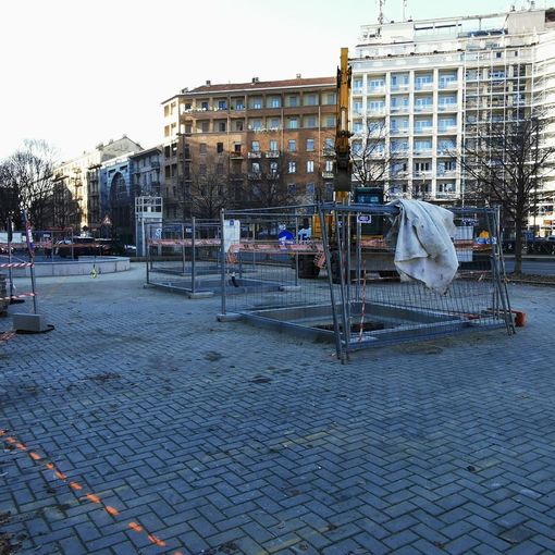 Ripartiti i lavori in piazza Carducci, Miano: “Pronta per fine febbraio”