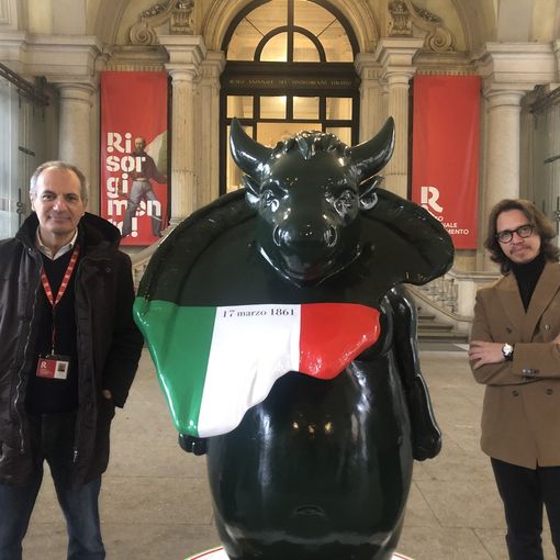 Il TOH affiancato dall'artista Nicola Russo e dal direttore del Museo del Risorgimento, Ferruccio Martinotti