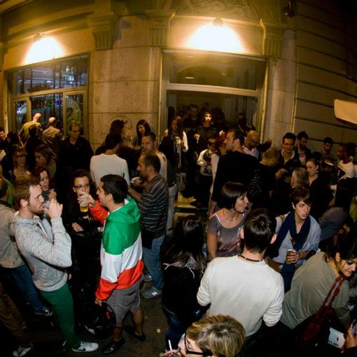San Salvario, nella piazza il lento ritorno alla movida
