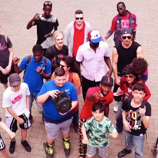 Aurora, al Giardino Alimonda “Fischia il vento” con il rapper Mu So (VIDEO)