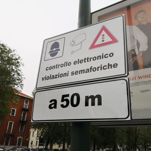 Multe, con la pandemia 11 milioni di euro in meno incassati dal Comune: boom di sanzioni con il T-red