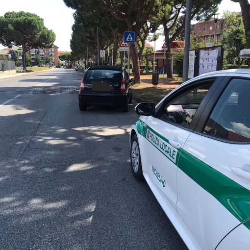 auto fermata dai vigili a nichelino