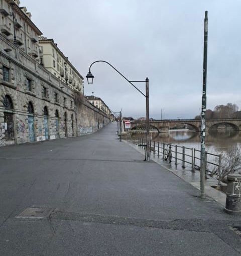 Murazzi ripuliti e risistemati dai tecnici Amiat nel corso della notte