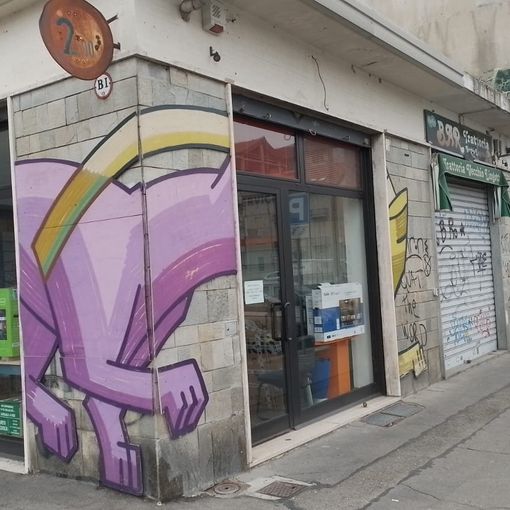negozi aperti in via Nizza e serrande abbassate