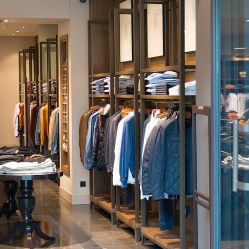 negozio di abbigliamento - foto di repertorio negozio di abbigliamento - foto di repertorio