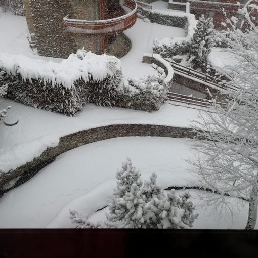 Il colpo di coda dell'inverno: torna a nevicare in Val di Susa. Raffiche di vento anche in pianura [VIDEO]