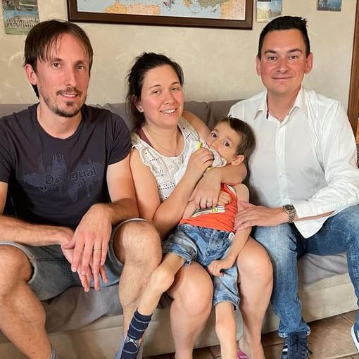 Il piccolo Nicolò coi genitori Il piccolo Nicolò coi genitori